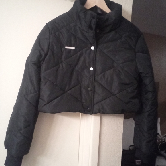 Elegant Black Women's Puffer Jacket - Picture 1 of 3